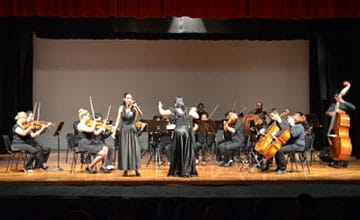 Con música y danza rindieron homenaje a la UNA