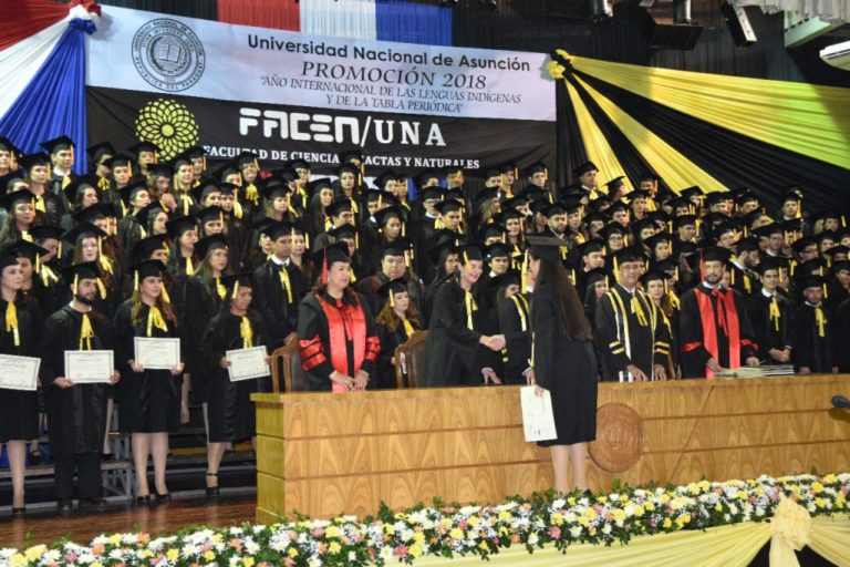 FACEN graduó a 182 profesionales en distintos niveles