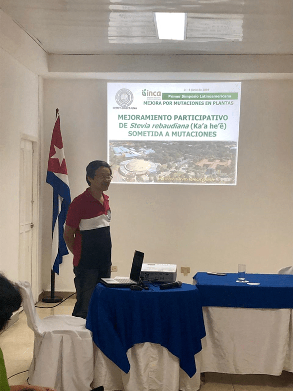 Investigador de la UNA presenta conferencias en Cuba sobre avances en biotecnología vegetal