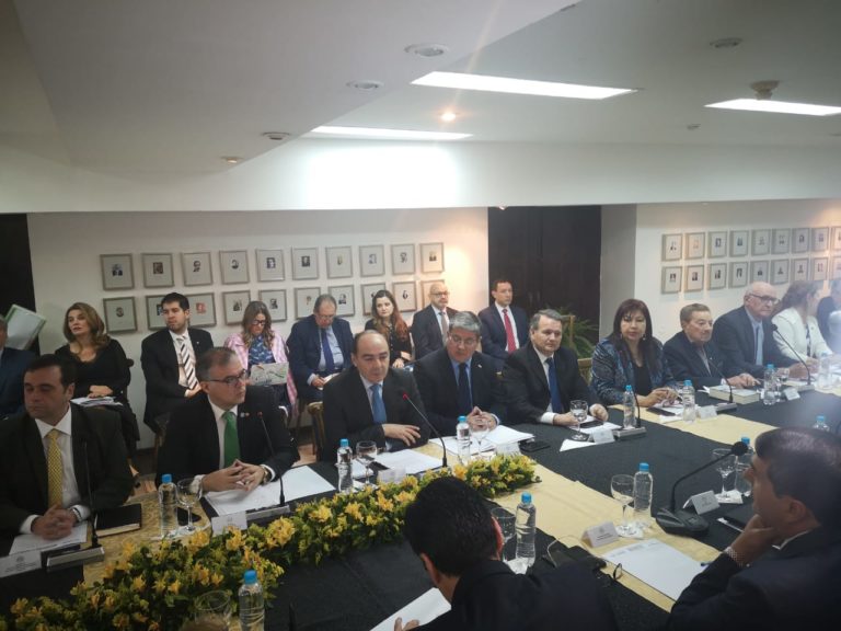 Rectora de la UNA participa de la primera reunión de la comisión asesora para la renegociación del tratado de Itaipú