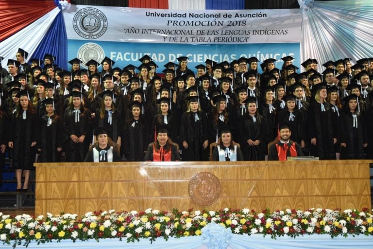 FCQ-UNA gradúa a profesionales en las ciencias químicas