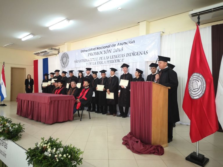FCA-Sección Chaco gradúa a 18 Licenciados en Administración