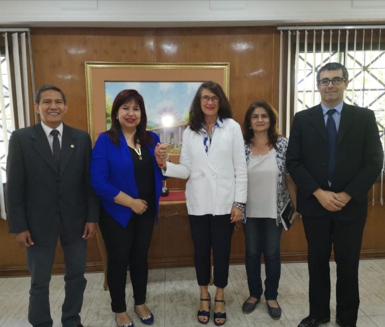 Investigadora francesa visita la UNA en el marco del proyecto CONSENS