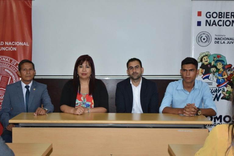 Ministerio de la Juventud dona equipos informáticos a CEUNIRA
