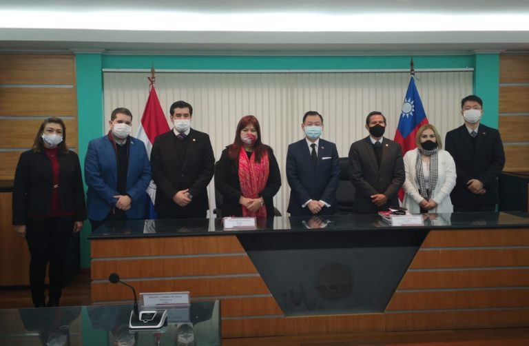 Embajador de la Rep. de China (Taiwán) visita la UNA y resalta valor de las universidades