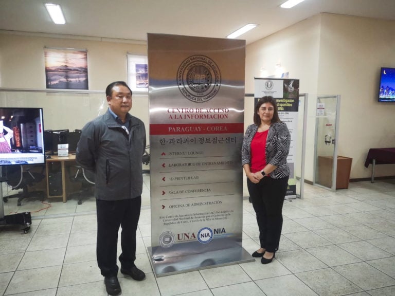 Centro de Acceso a la Información (UNA) recibe donación de Corea