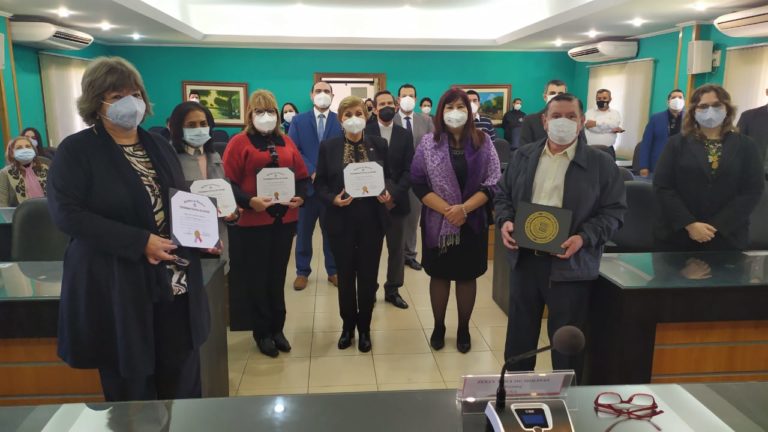 UNA reconoce a Funcionarios Jubilados