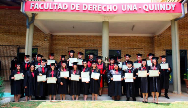 Derecho filial Quiindy promociona a 23 juristas