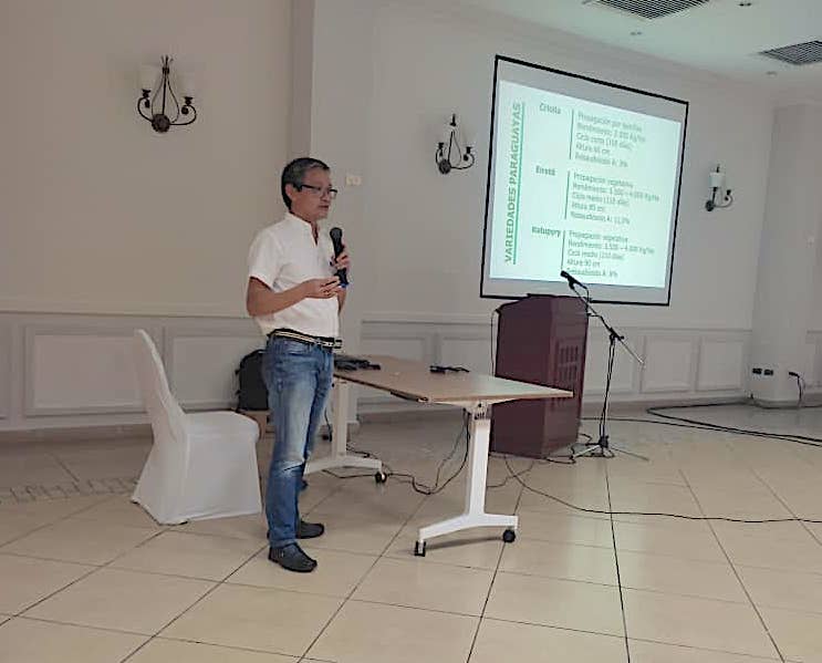 Científico del CEMIT-UNA presentó investigaciones sobre biotecnología vegetal en Cuba