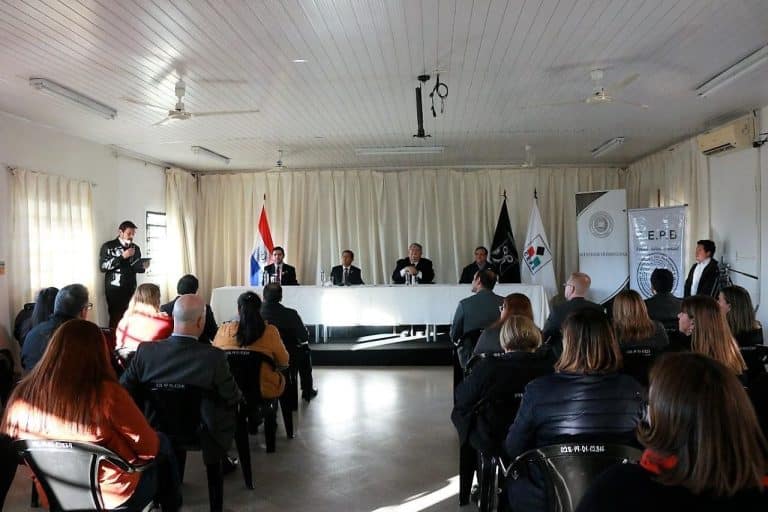 FF-UNA y CEPB-UNA firman convenio de cooperación para afianzar relaciones