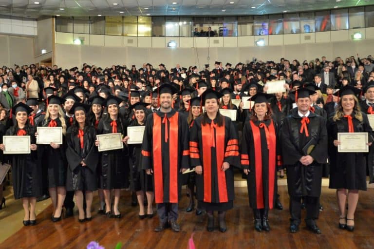 La UNA graduó a nuevos profesionales del derecho