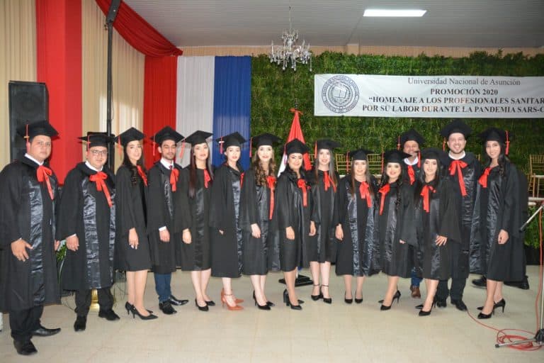 La UNA graduó a 42 profesionales del derecho en Coronel Oviedo