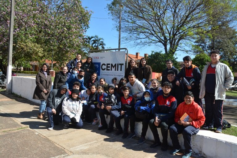 Semana de la Ciencia: CEMIT recibió visita de estudiantes de escuela asuncena