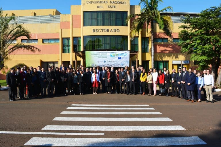 Comitiva de la UNA participó activamente de I Conferencia INNOVA en Paraguay