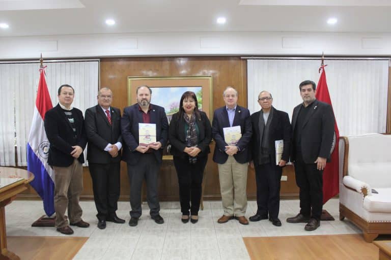 Rectora de la UNA recibió visita de una comitiva del Centro William J. Perry, de EUA