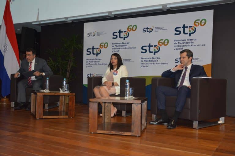 Vicerrector participó de congreso en el marco de los 60 años de la STP