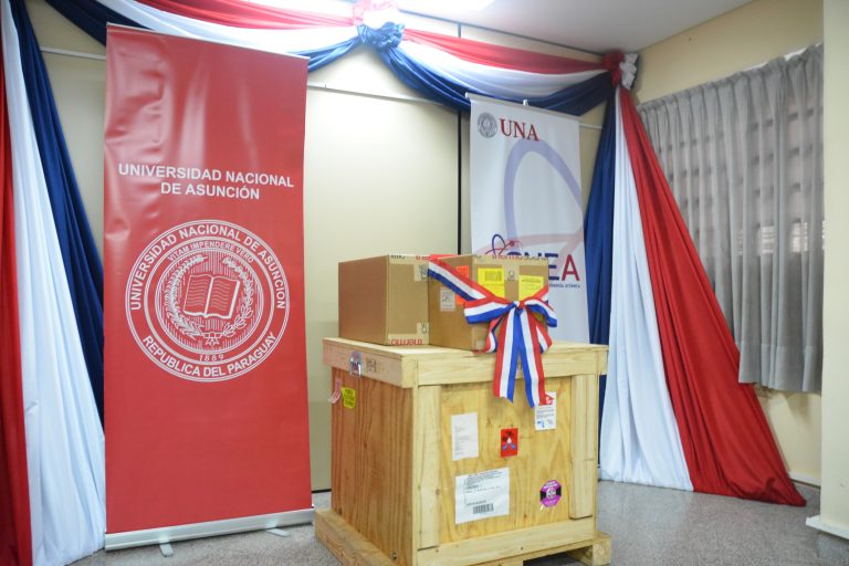 CNEA inaugura adecuación del Laboratorio de Dosimetría Termoluminiscente y recibe un nuevo lector de dosímetros