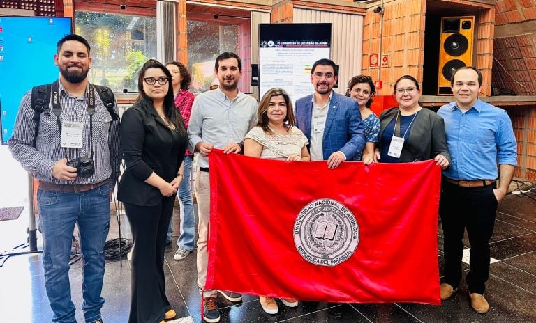 Comitiva de la UNA marca presencia en congreso internacional de Extensión Universitaria