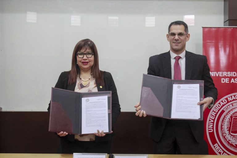 Convenio entre la UNA y la PGR busca estrechar cooperación en área legal