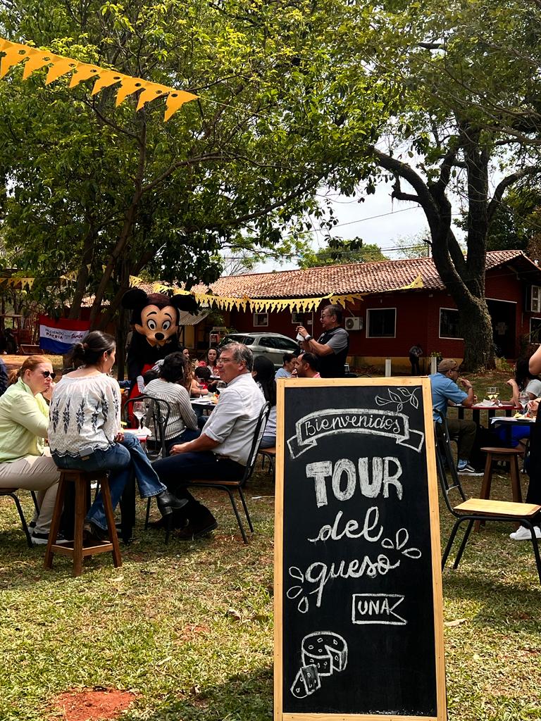 La UNA celebró Tour del Queso con miras encuentro internacional sobre diseño y alimentos