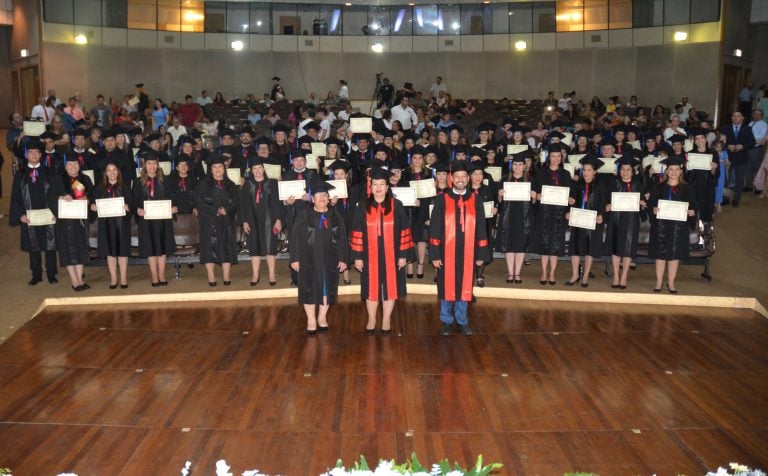 La FENOB-UNA celebra primera graduación de profesionales de postgrado