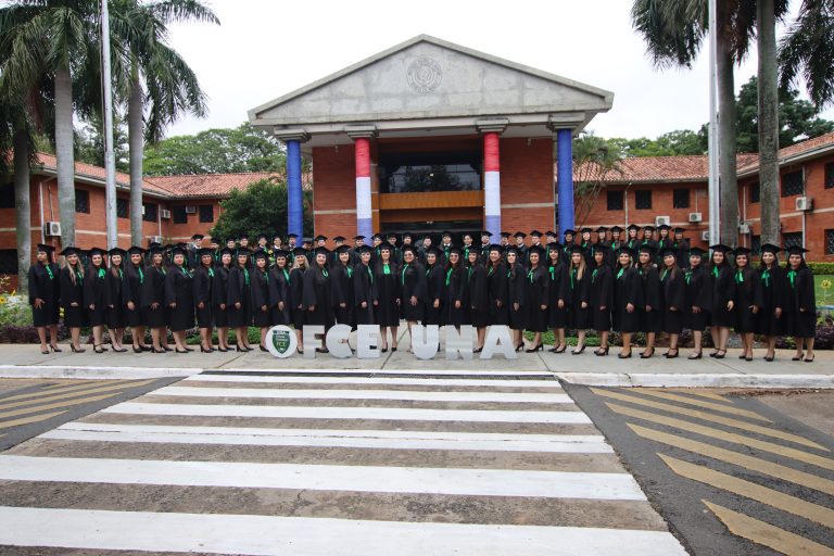 Villa Hayes celebró egreso de profesionales de las ciencias económicas