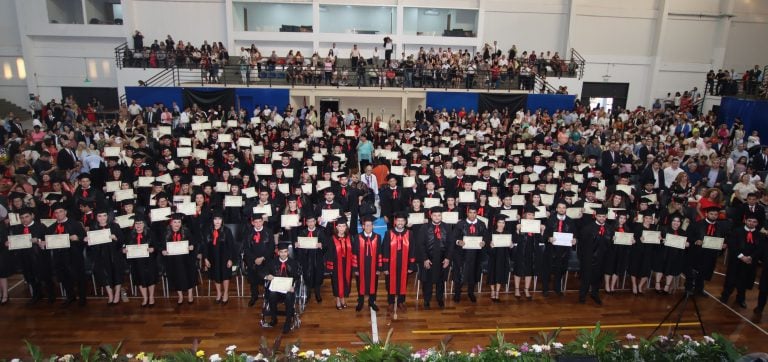 Juristas recibieron sus títulos de grado de la UNA