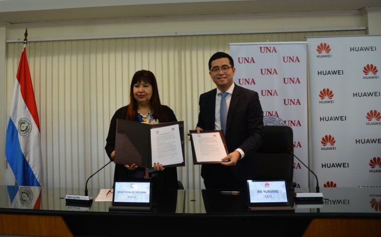 La UNA y Huawei firmaron acuerdo para desarrollar áreas como energía solar y almacenamiento