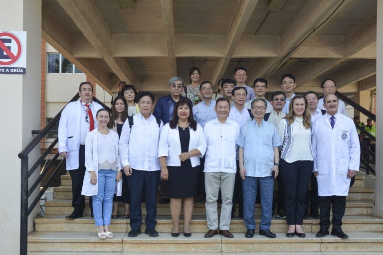 Delegación taiwanesa busca estrechar lazos con el Hospital de Clínicas