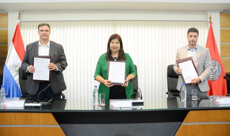 UNA, BIOCAP y Cremer Óleo Paraguay firman acuerdo para inserción laboral, pasantías e investigación