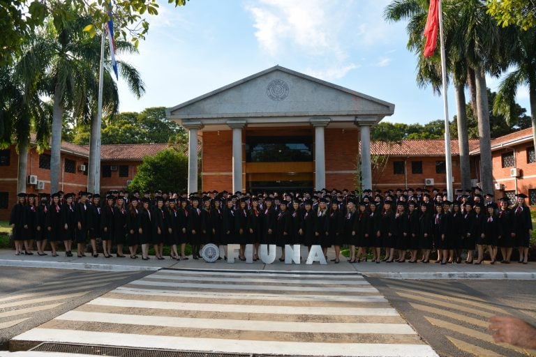 Facultad de Ingeniería celebró colación en medio de festejos por su 98° aniversario