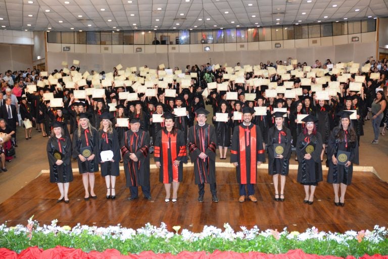 FADA-UNA celebró ceremonia de colación y 67° aniversario de creación