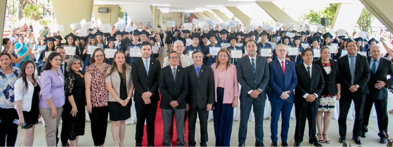 CEPB-UNA celebra graduación de estudiantes del nivel medio