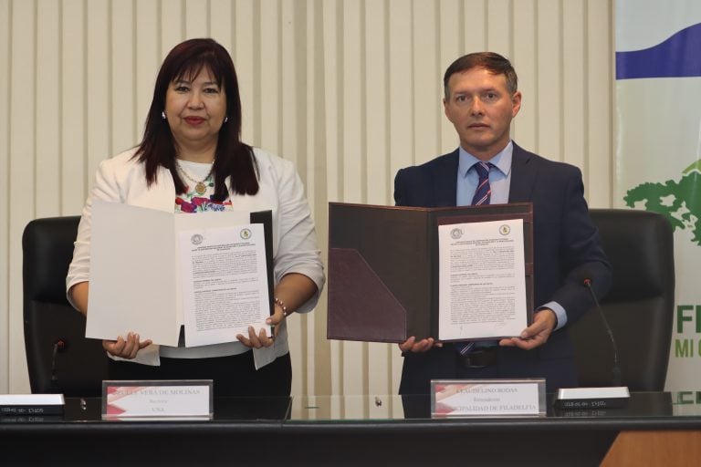 UNA y Municipalidad de Filadelfia firman convenio de cooperación