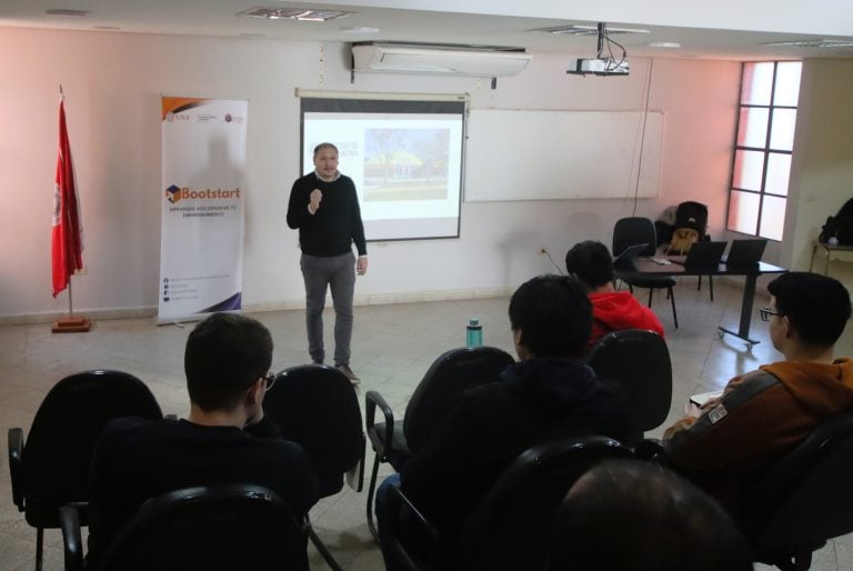 Taller ¿Idea o Negocio? orientó el camino de potenciales emprendedores