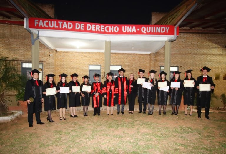 Profesionales del derecho de Quiindy recibieron sus títulos de la UNA