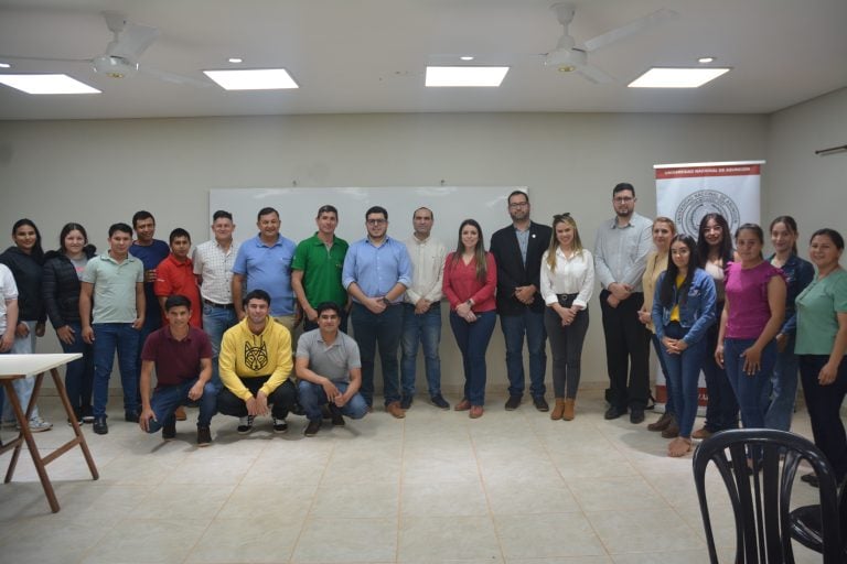 La UNA lanzó curso de fortalecimiento en agricultura familiar