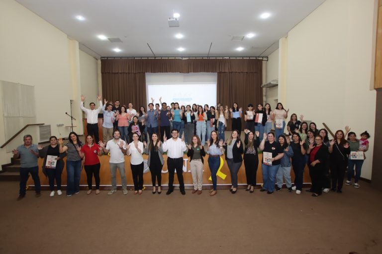 Con taller de lengua de señas buscan comunidad más inclusiva y accesible