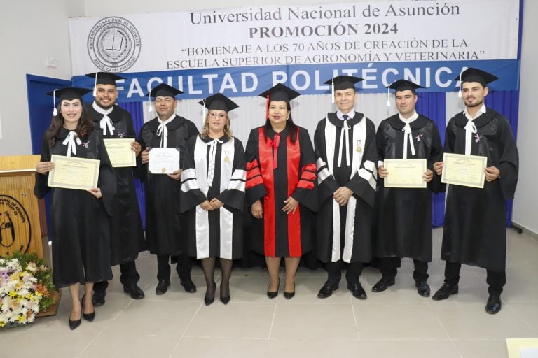 Profesionales de la UNA egresaron en Coronel Oviedo