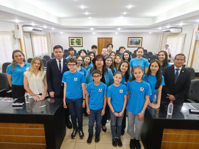 Agasajaron a estudiantes del CEPB-UNA que se destacaron en sus áreas