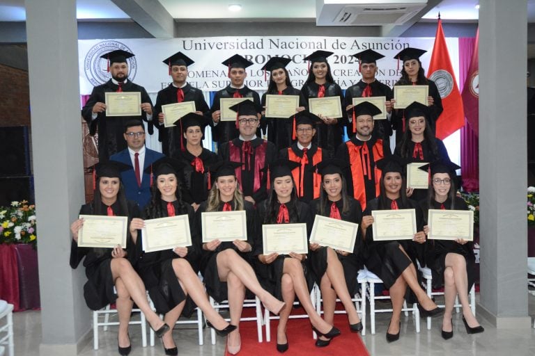 Profesionales de las Ciencias Veterinarias recibieron sus títulos de grado