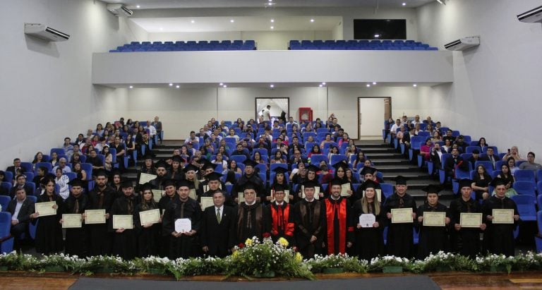 Profesionales del agro recibieron sus títulos de la UNA en Pedro Juan Caballero