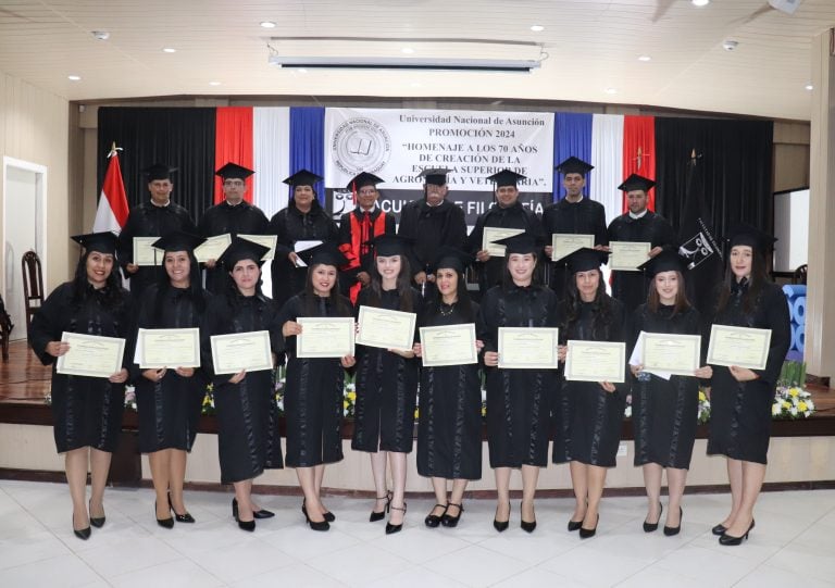 Educadores de la UNA recibieron sus títulos en Villarrica