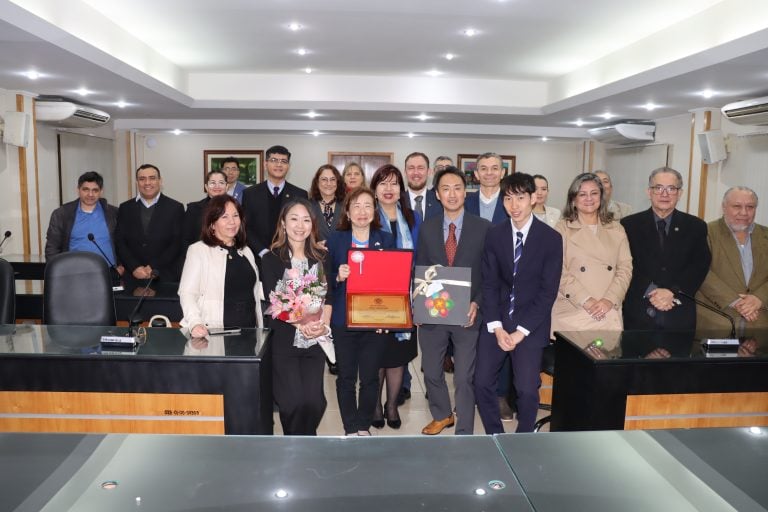 UNA rinde homenaje a representante de JICA por impulsar proyectos de desarrollo e innovación