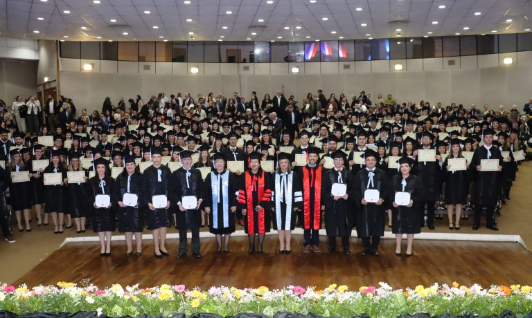 Profesionales de la FCQ-UNA recibieron sus títulos de grado y postgrado