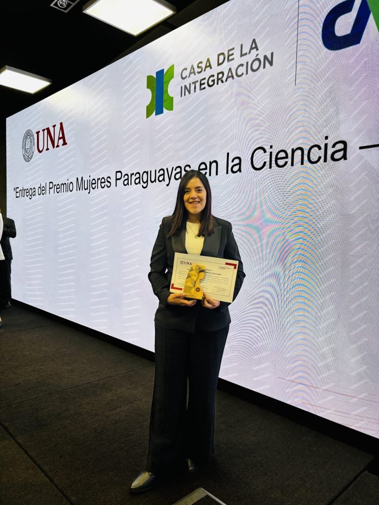 Mujer en la ciencia: investigadora propone a jóvenes crear, no solo consumir tecnología