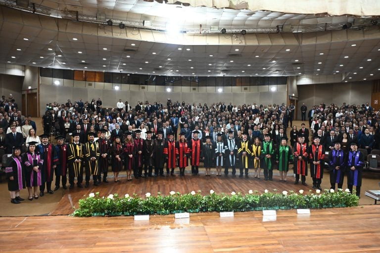 Solemne acto de investidura y reconocimiento de autoridades electas y salientes de las facultades de la UNA