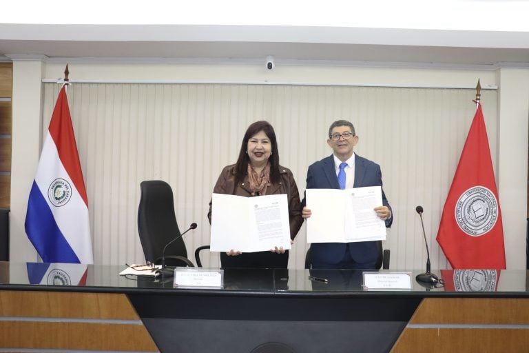 Alianza internacional: la UNA y el CATIE firman convenio estratégico para impulsar la investigación agropecuaria