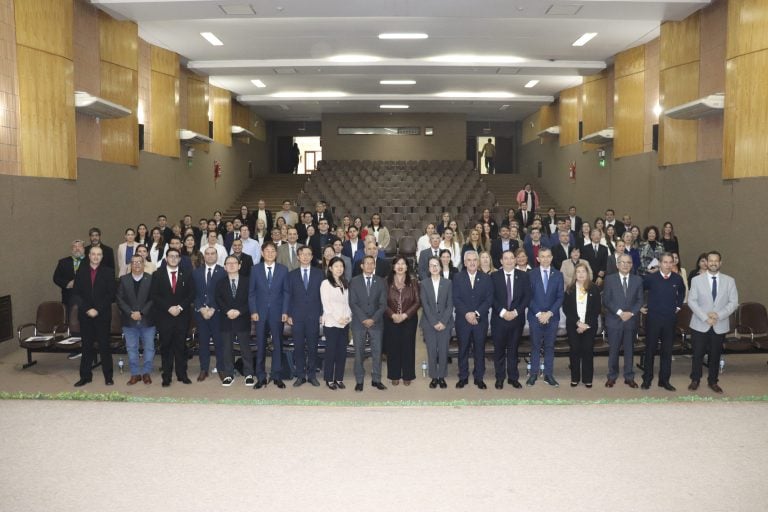 UNA fortalece la cooperación internacional para impulsar la salud bucodental en Paraguay