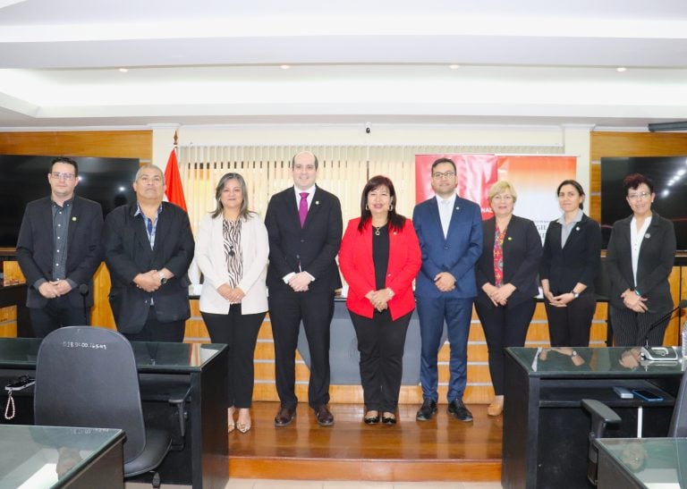 Alianza entre la UNA y DINAVISA busca fortalecer la salud pública, la seguridad alimentaria y el control tecnológico